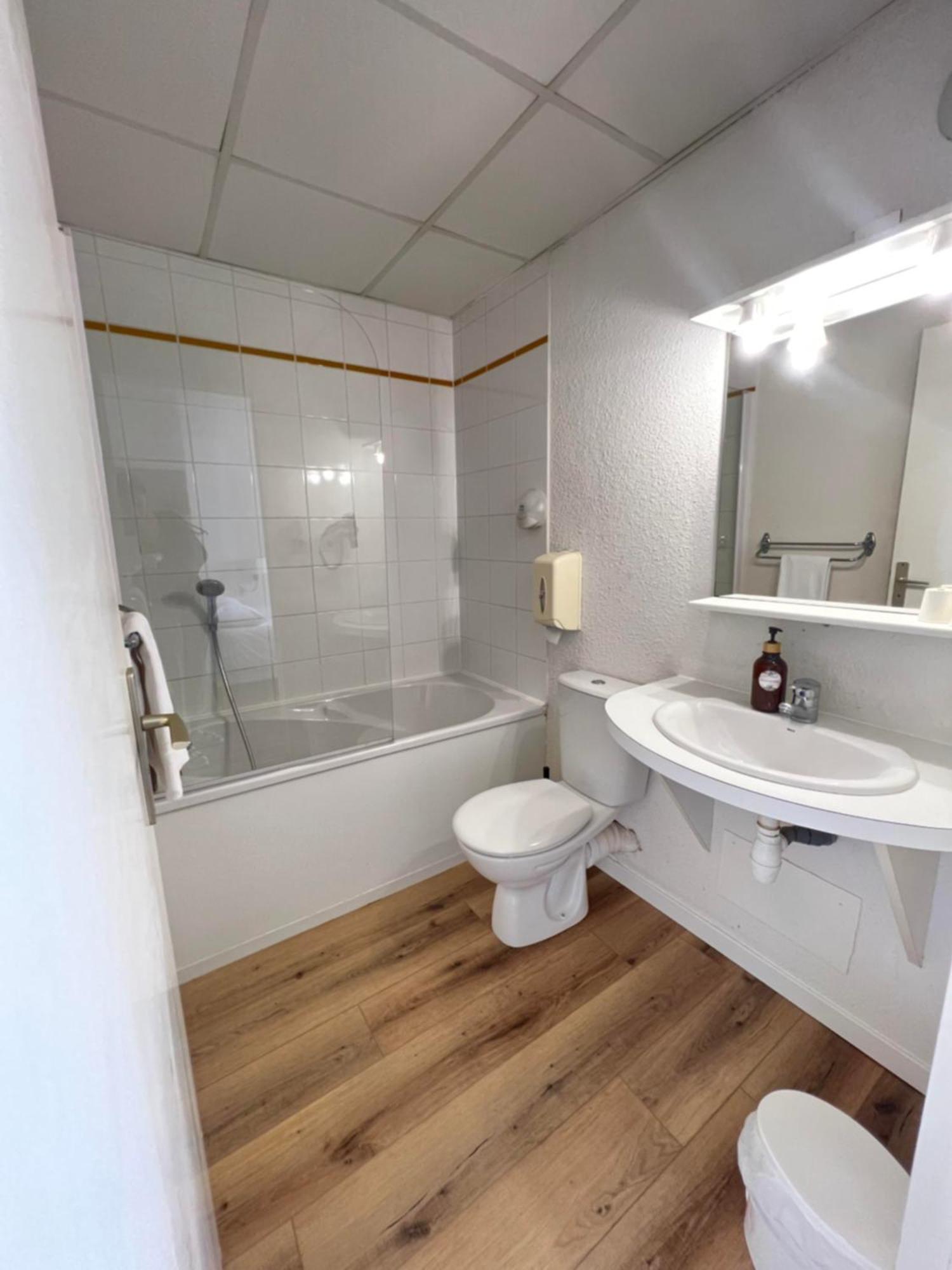 Couett'Hotel Brest Port De Plaisance, Les Pieds Dans L'Eau Exterior photo