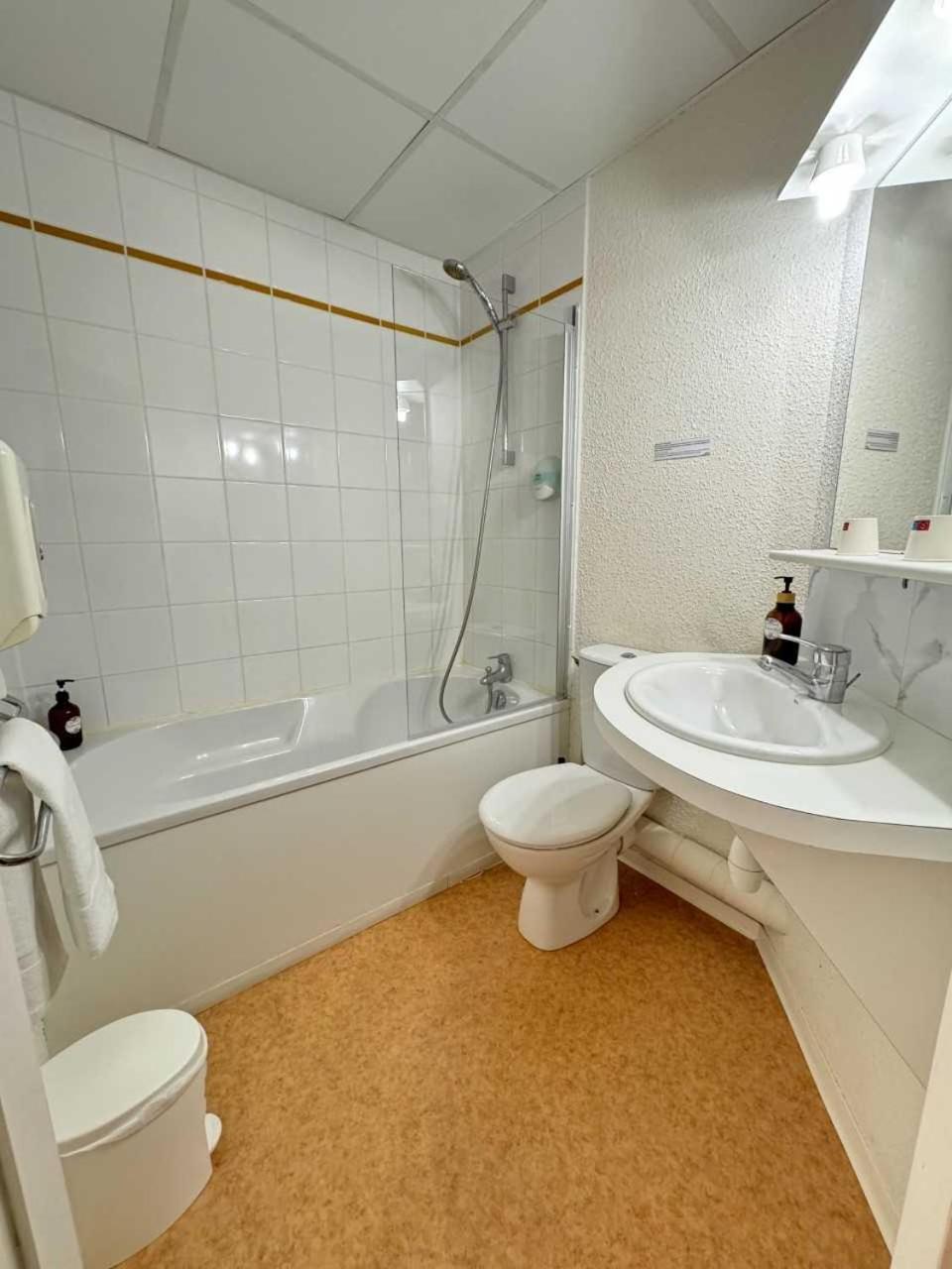 Couett'Hotel Brest Port De Plaisance, Les Pieds Dans L'Eau Exterior photo